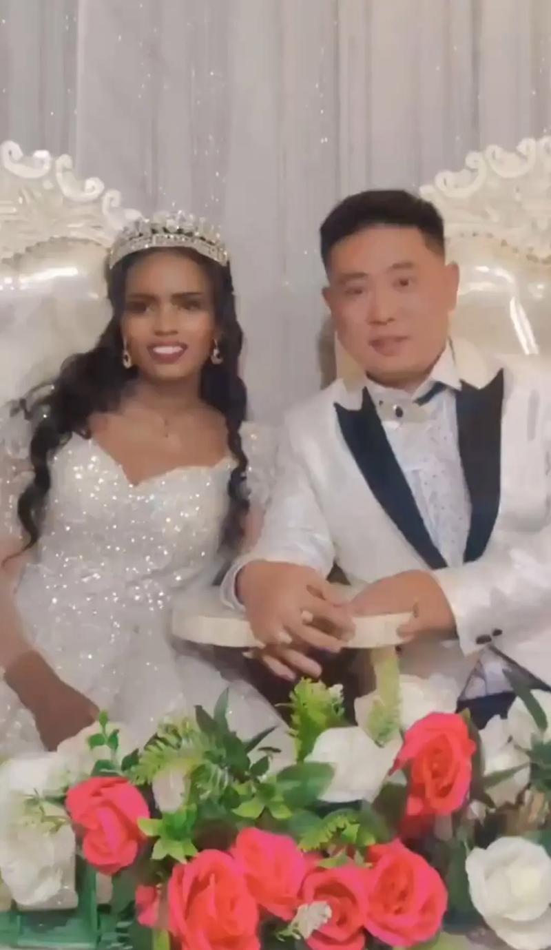 安徽小伙与埃及女生的浪漫联姻

安徽小伙勇敢逐爱，跨越山海迎娶 00 后埃及女生