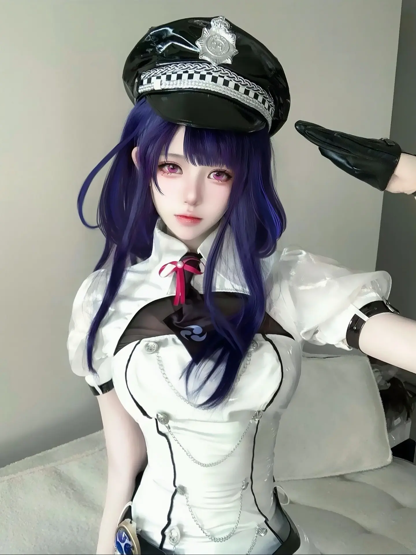 雷电女警。