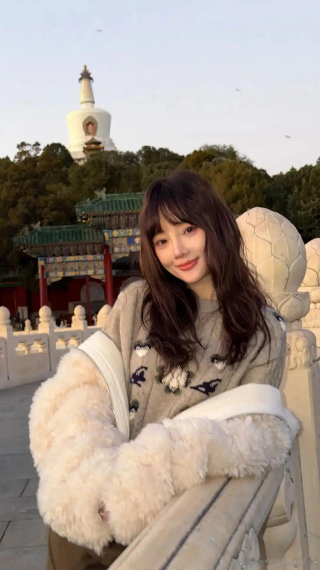 44岁李小璐首谈未来规划：不想成为女儿累赘，甜馨上大学后会找个学上，坦言“还可以