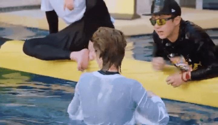 五哈鹿晗落水让扁头属性藏不住了，以前一直以为他是圆头代表，结果是扁头界的颜值王者