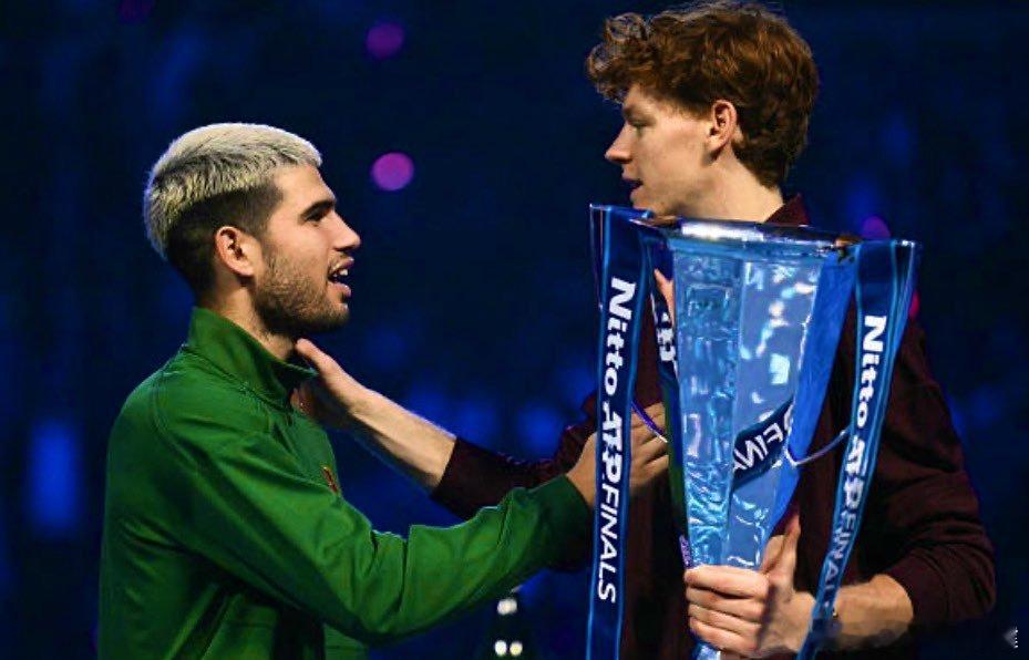 现役ATP冠军数：德约科维奇101兹维列夫24阿尔卡拉斯24辛纳24西里奇21梅