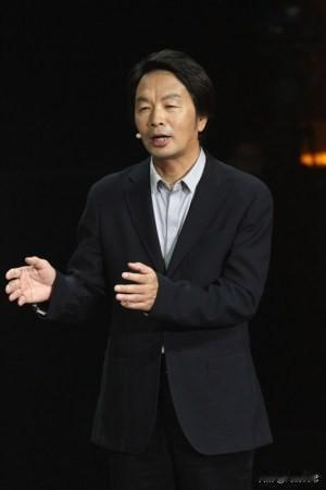 刘震云说：“不要同情弱者，弱者不一定是好人，弱者其实都很蠢，对帮过他的人，恩将仇