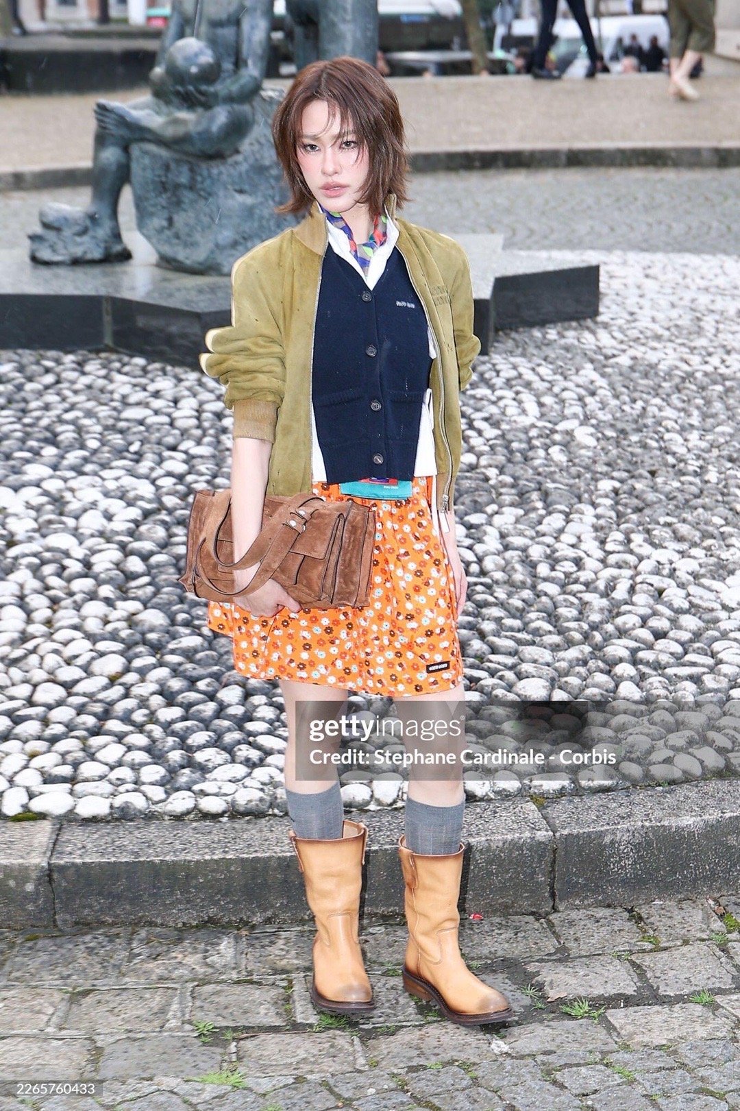 亮相miumiu秀场的中韩艺人刘浩存 momo Ella Minnie 