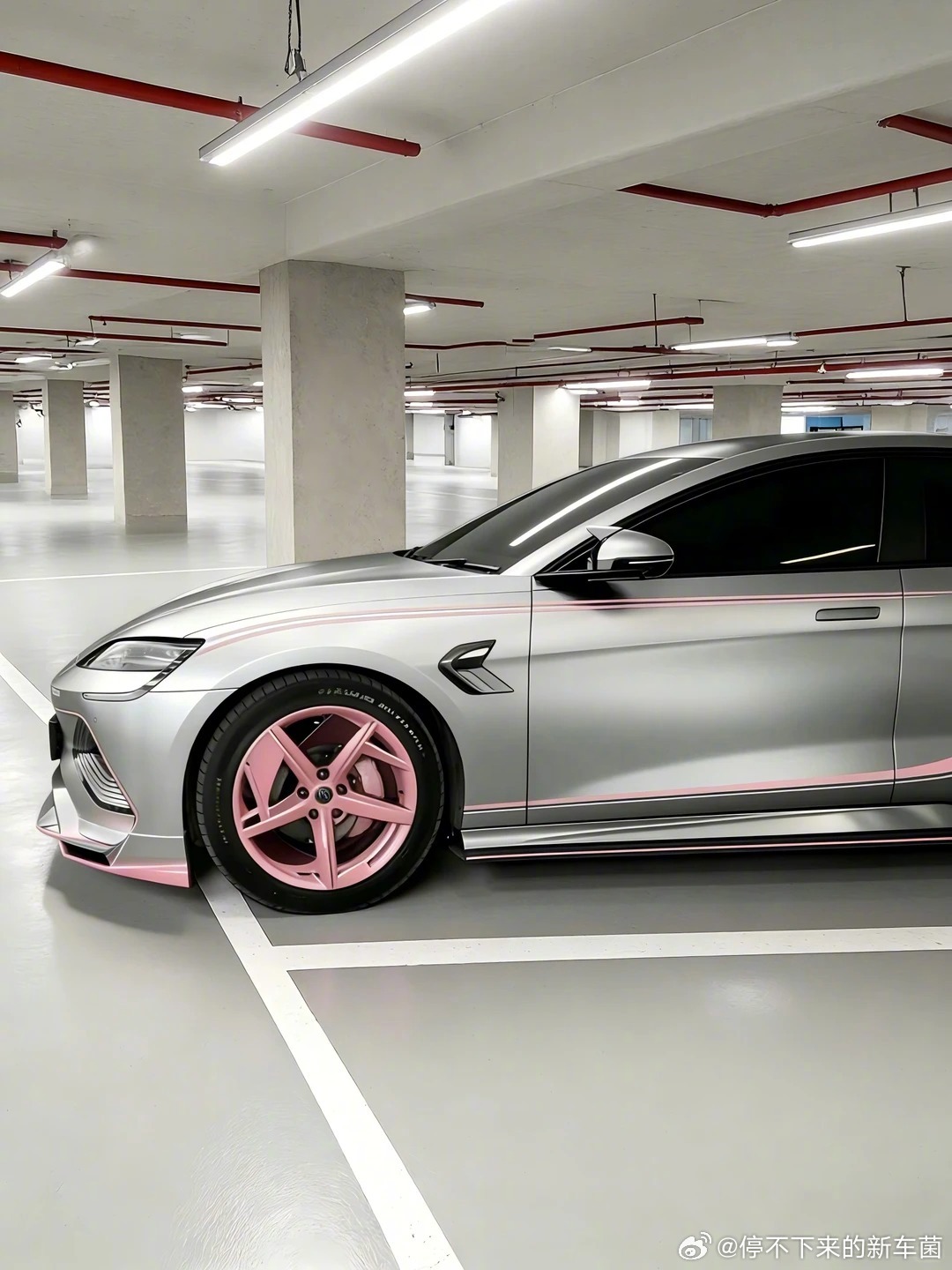 比亚迪海豹改成这样sing不sing，这可太sing了 