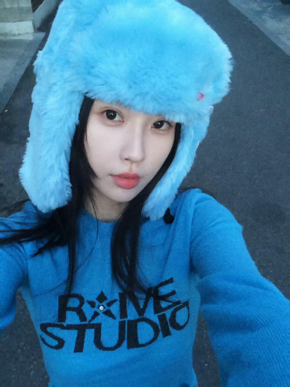 虞书欣古早感头像欣欣子这组plog绝了！慵懒眼神+居家随拍，古早氛围拉满。存图当