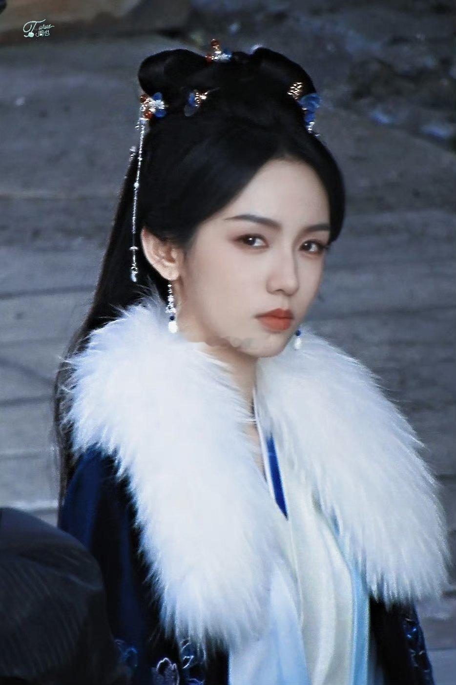 #周也 侃爷演唱会# 又到了女神热搜站岗的日子那我不得不宣传一下我们锦月如歌了 
