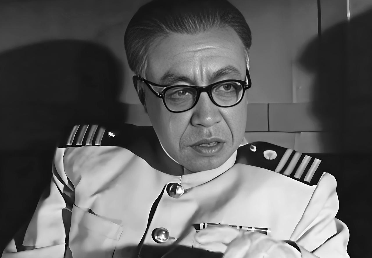 刘江（1925年—2020年）在电影《海鹰》（1959年）中饰演李舰长

大家最