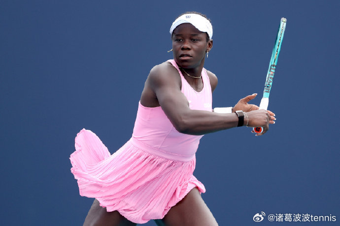 05后WTA的一生之敌？WTA1000迈阿密站第三轮，姆博科以6-1 7-5横扫