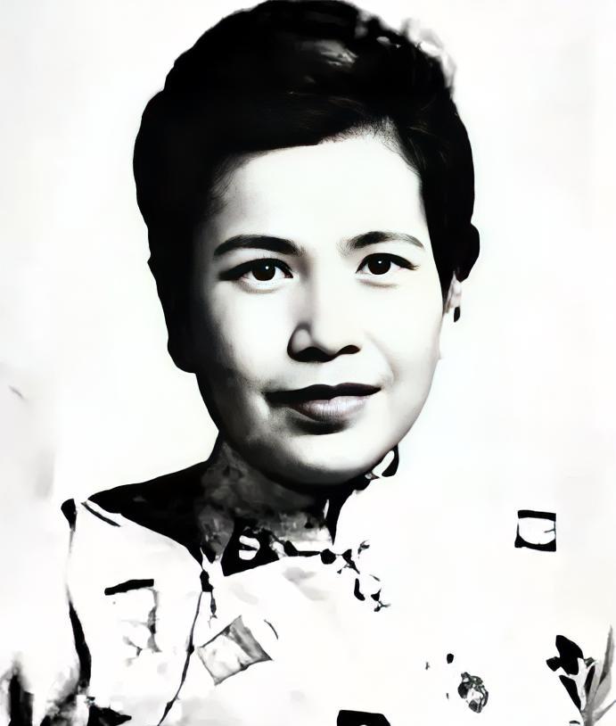 1993年，90岁的王碧奎在美国离世。她是革命烈士吴石的妻子，临终前留下遗愿：将
