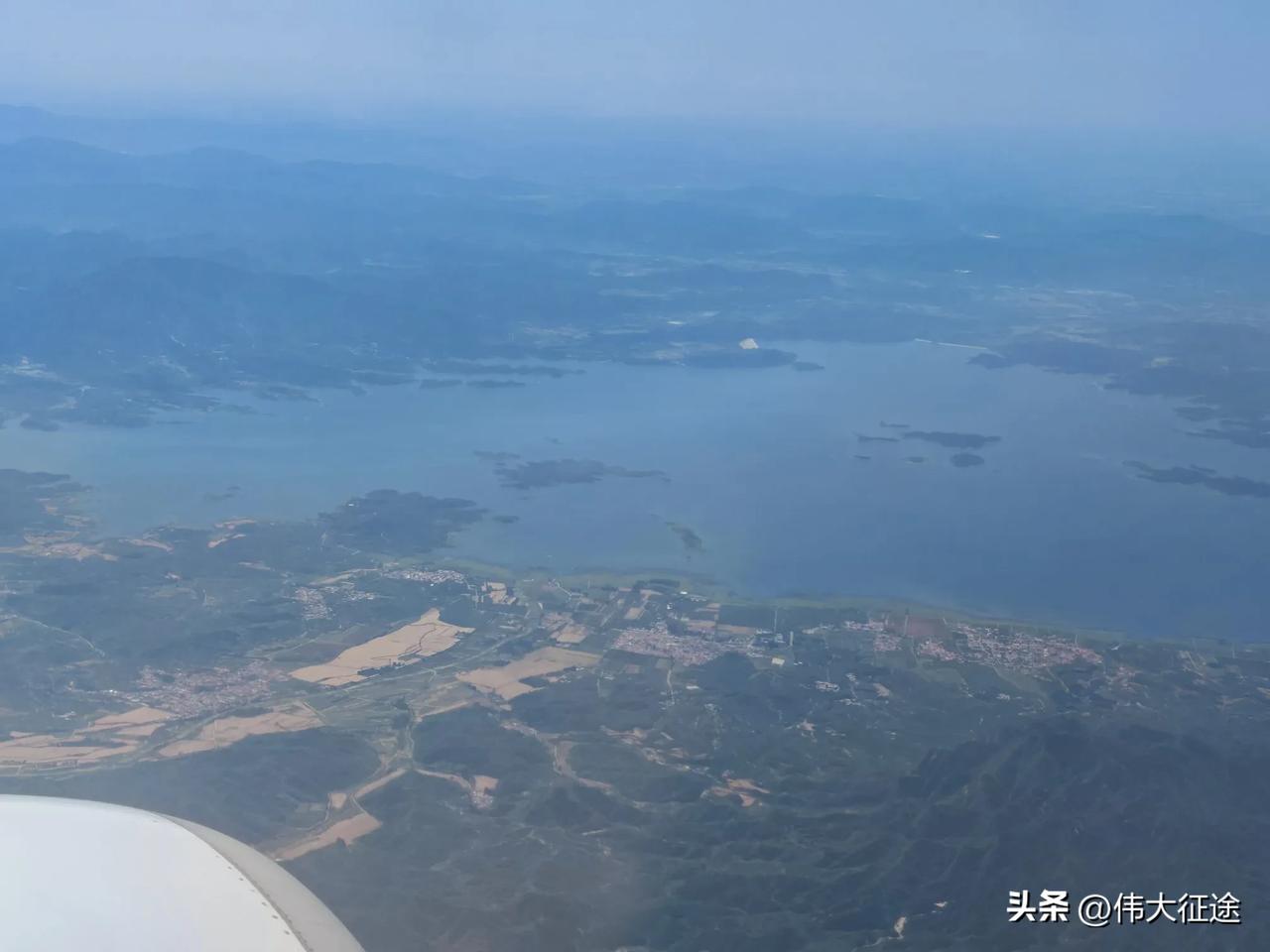 飞机上俯瞰北京密云水库。