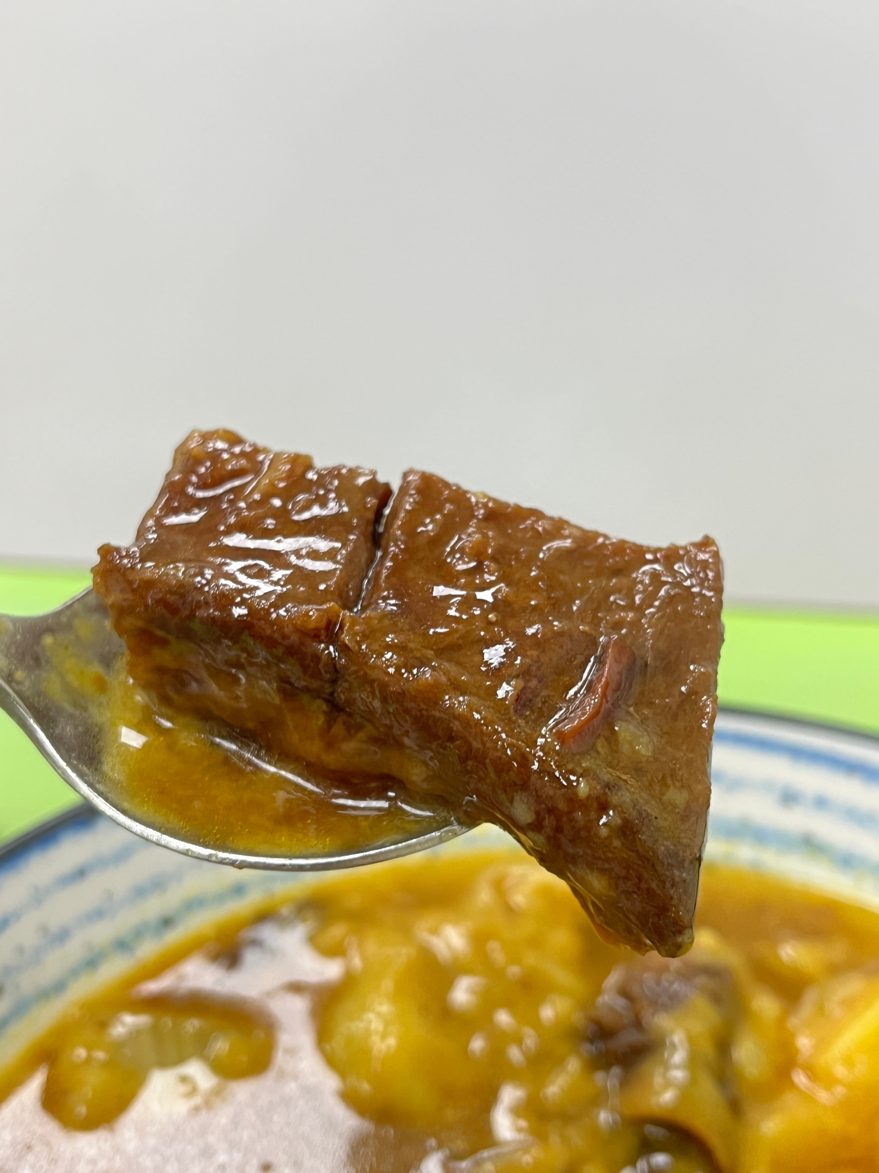 在酒店睡到自然醒，然后化个妆，差不多12点才去到胜利茶餐厅吃“早餐”😂要了个秘