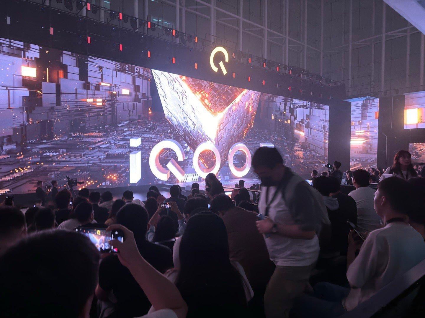 这开场有点小帅啊#iqoo12系列 内外出众# ​​​