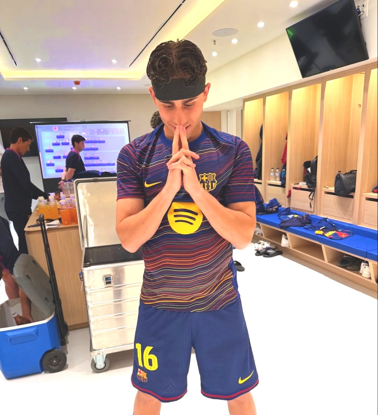 费尔明😎😎😎😎巴萨至死不渝红蓝魂