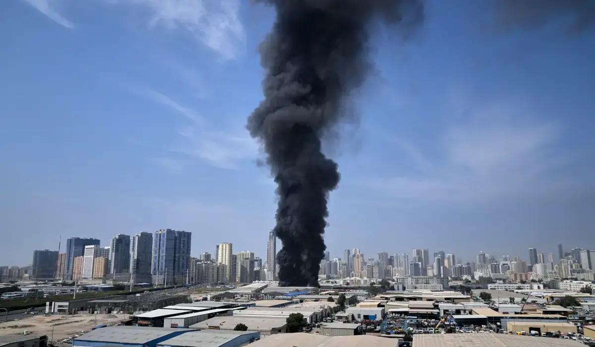 2月28日，伊朗突然向阿联酋发射大量导弹和无人机，迪拜和阿布扎比瞬间陷入混乱，标