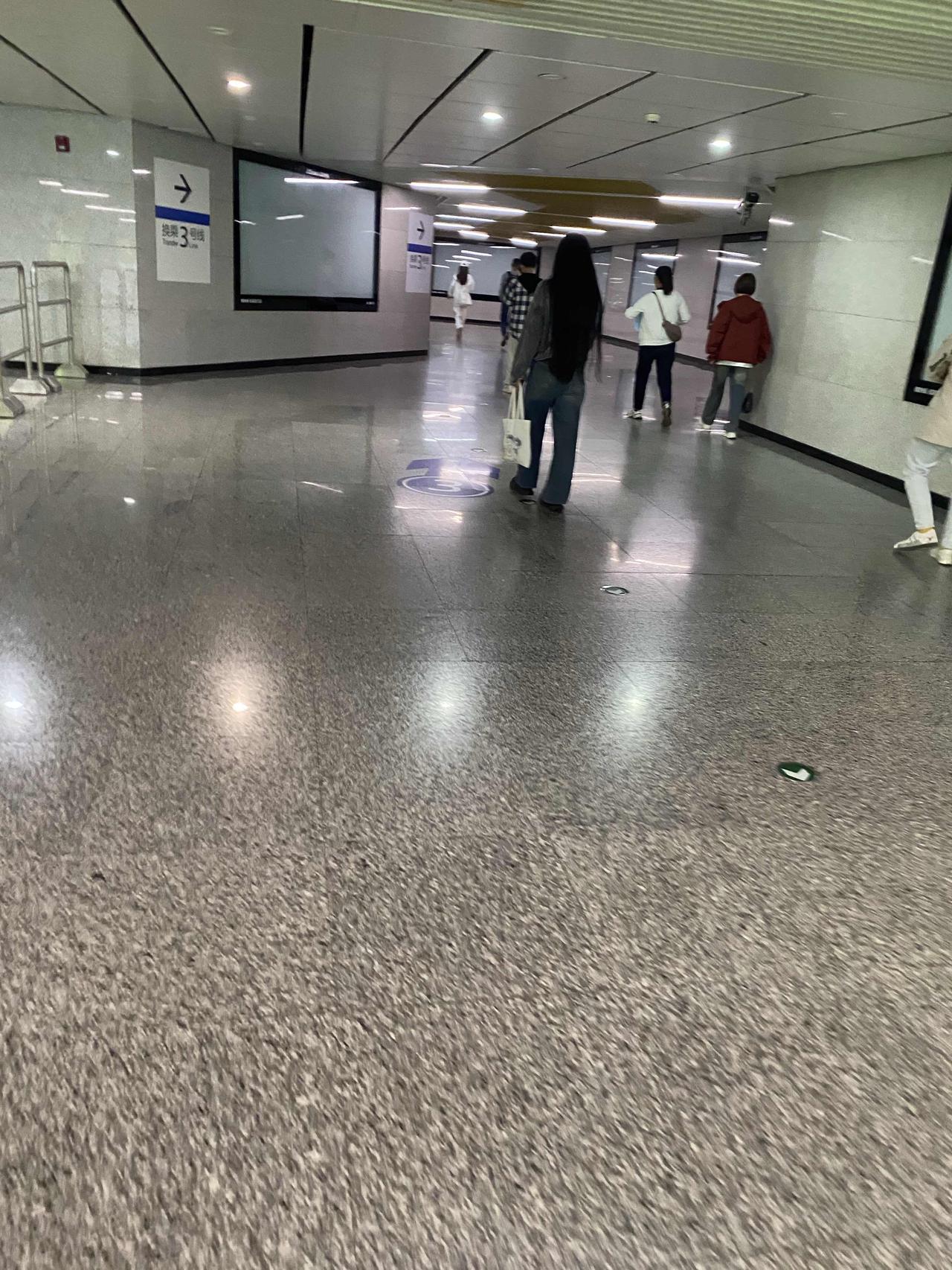 玄学算什么！
有些事情就是命中注定，所谓的玄学就是你过度加工！
婴儿哭闹，用金子