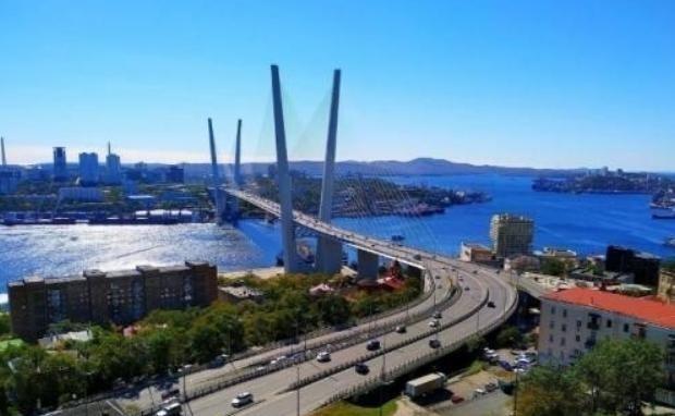 俄高官：沙俄占中国的不妨卖给中国。近年来，俄罗斯一直喊着“向东看”的口号，试图开