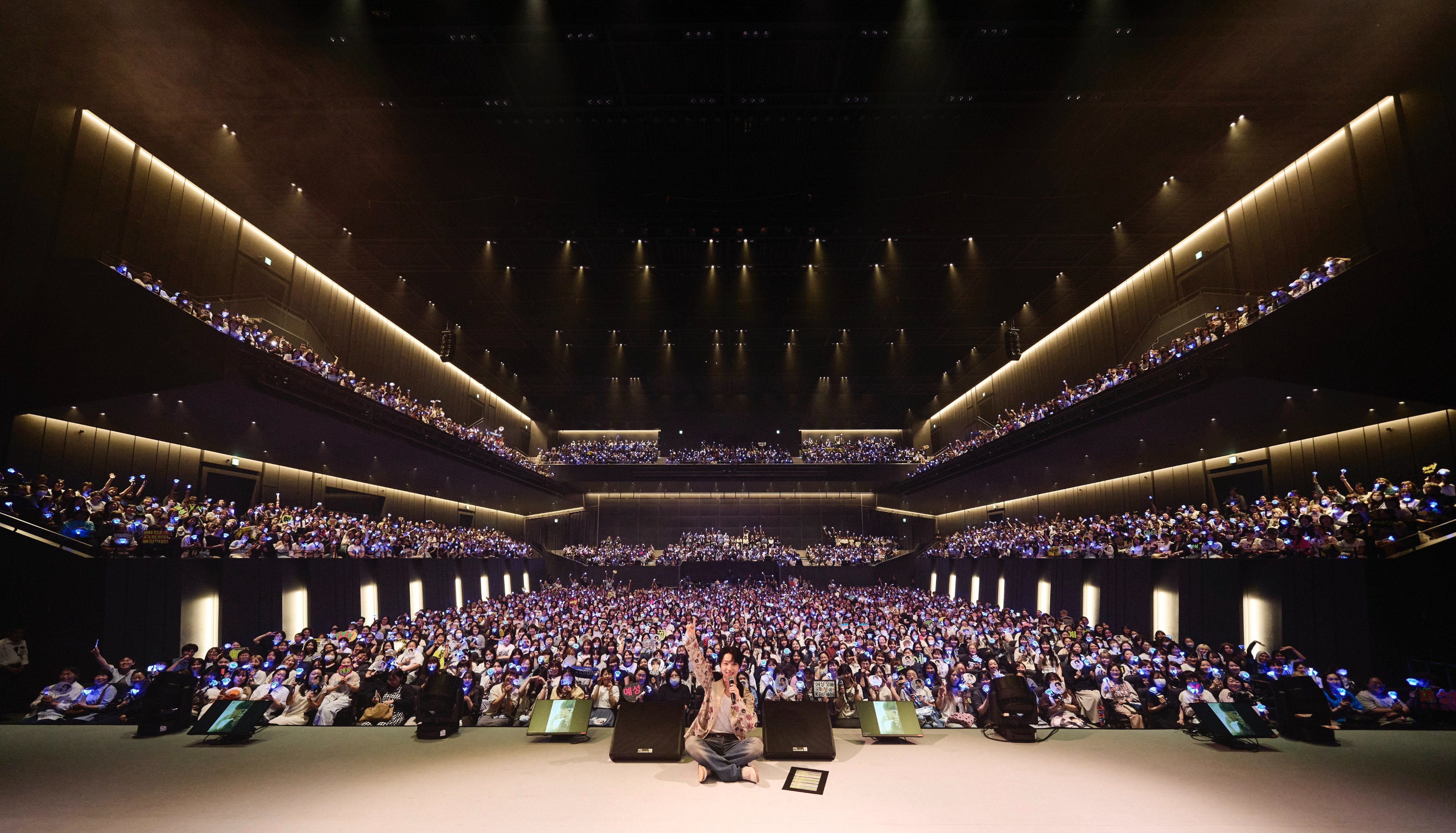 “CB百蓝_。260529 日本官推更新金钟云 相关：SUPER JUNIOR-