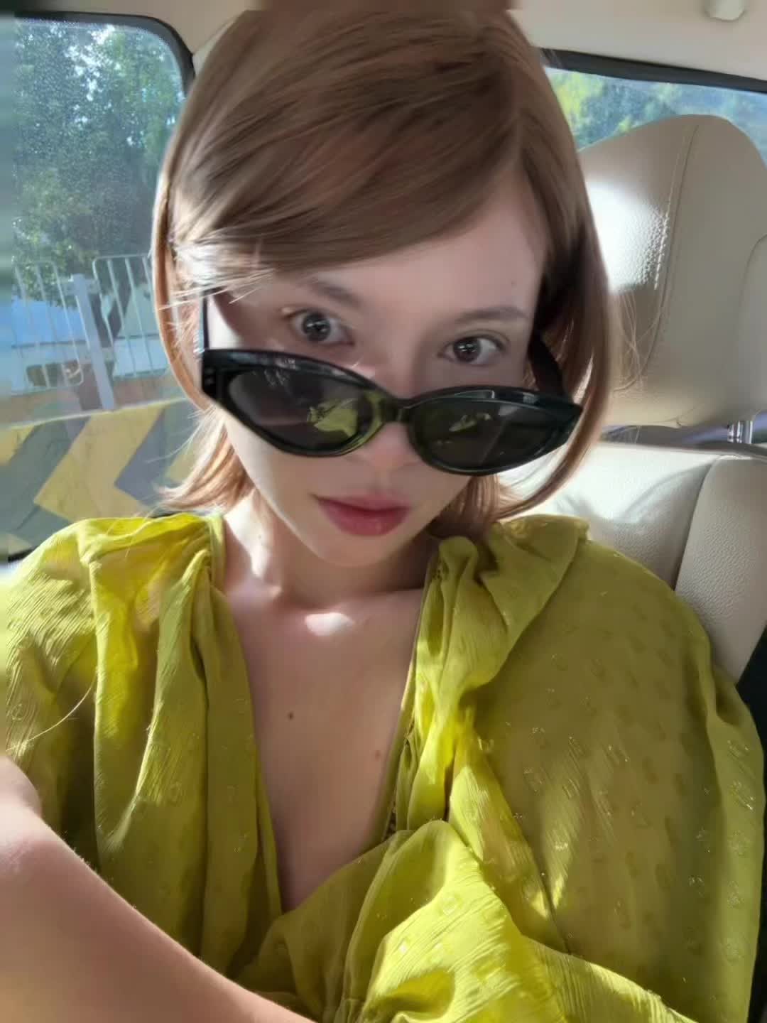 幸福的是拥有两只可爱小狗