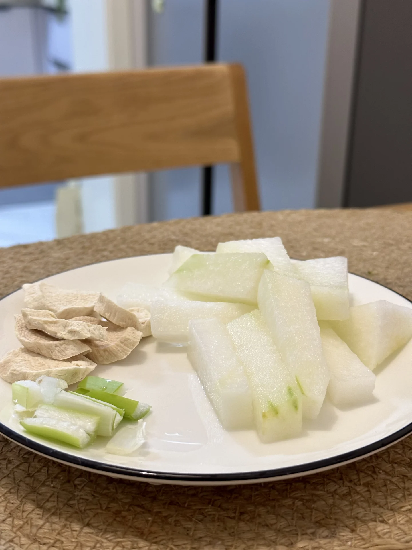 又到了缺少津液和湿气重同时存在时候