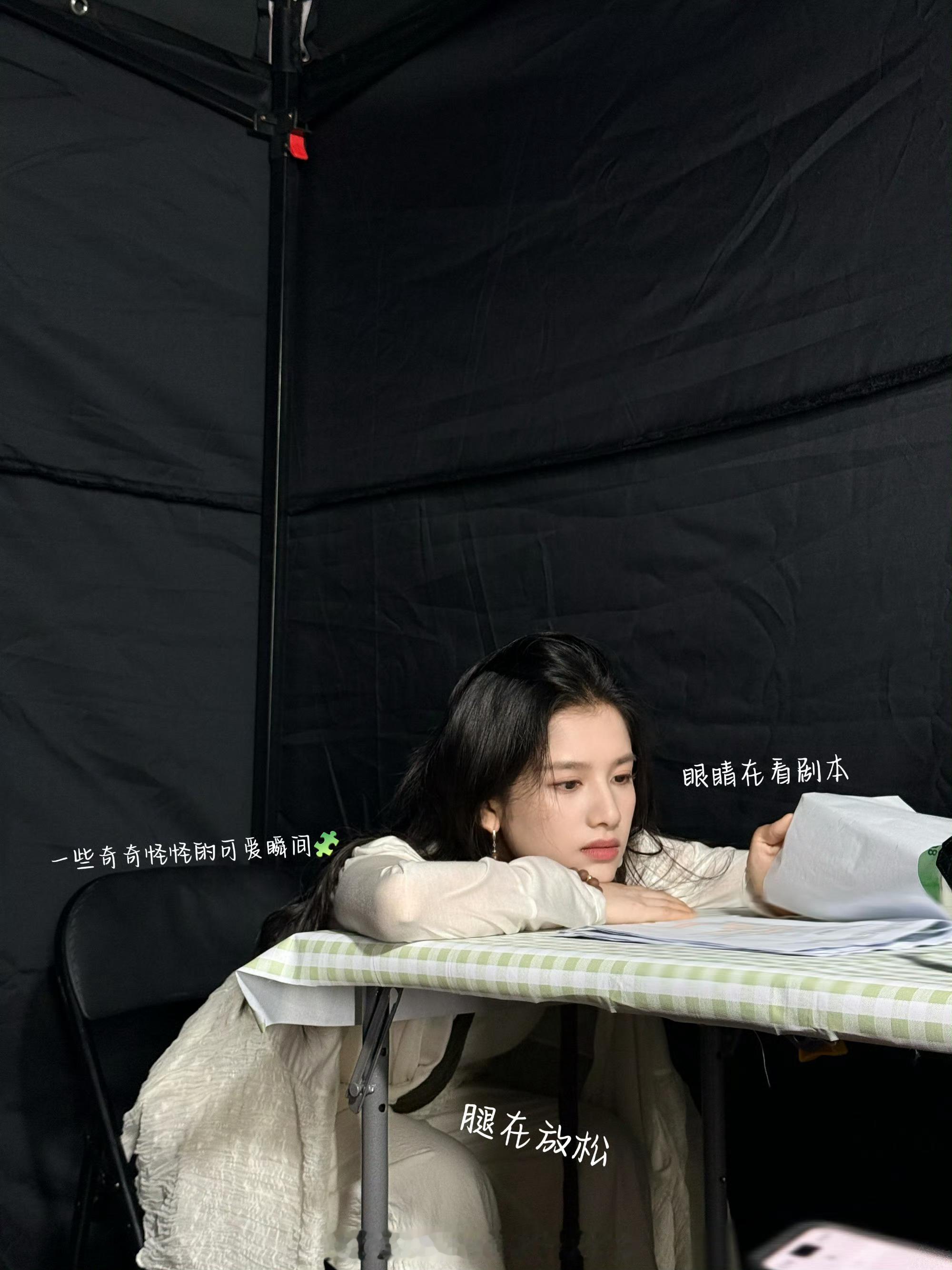 我发现内娱和韩国相反，内娱女明星出席活动的时候头发都很会搞，而女明韩国女明星就是