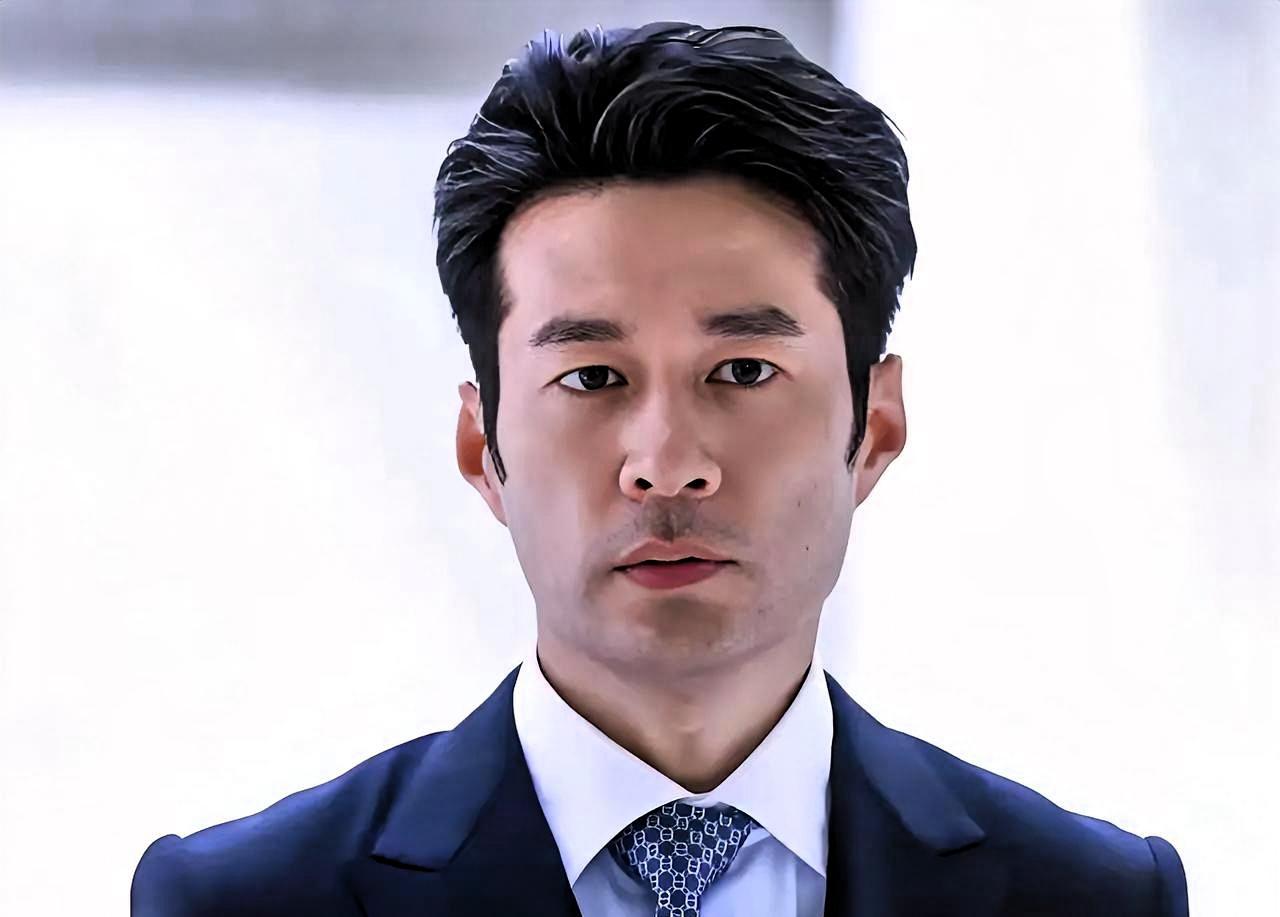 从霸总到掌柜，谭凯太敢了👏
 
谭凯又搞事情。😲
 
放弃光鲜明星架子。
 