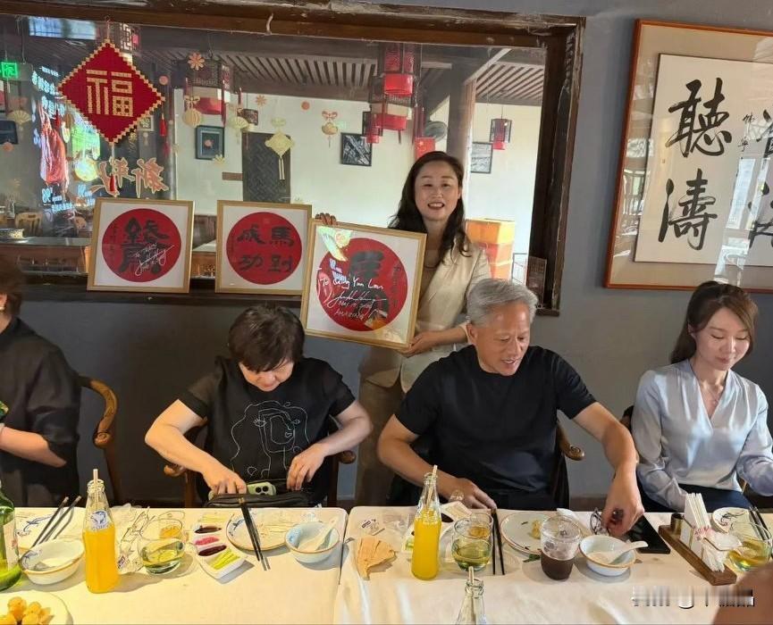 见到比你强大的人你会不会慌，我会慌！我闺蜜说见到有钱人普通人慌什么？人与人是平等