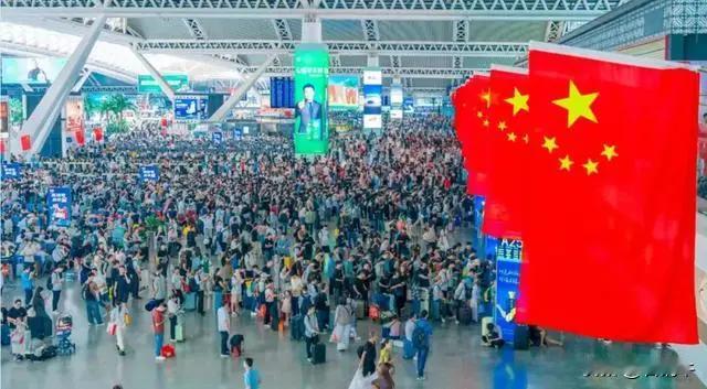 “人人人人返程人人人人”模式开启！

堵不堵？想想红军二万五！

累不累？想想革