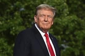 据伊朗媒体报道，海上这件事已经不是“扣一艘船”这么简单了。美国总统亲口把相关做法