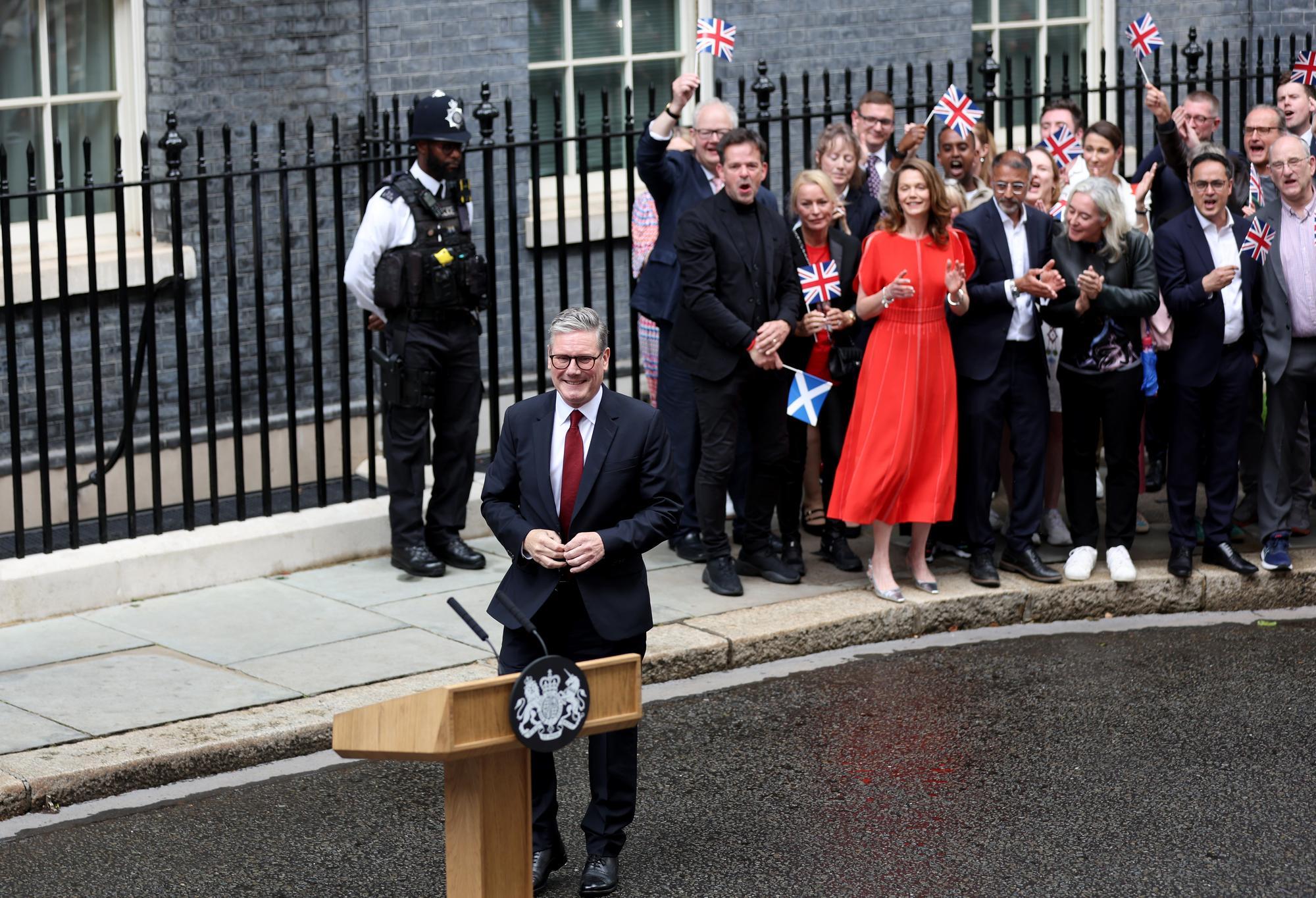 英国政府正计划从其庞大的海外资产中甄别并出售部分使馆及外交公寓，以优化资产并削减