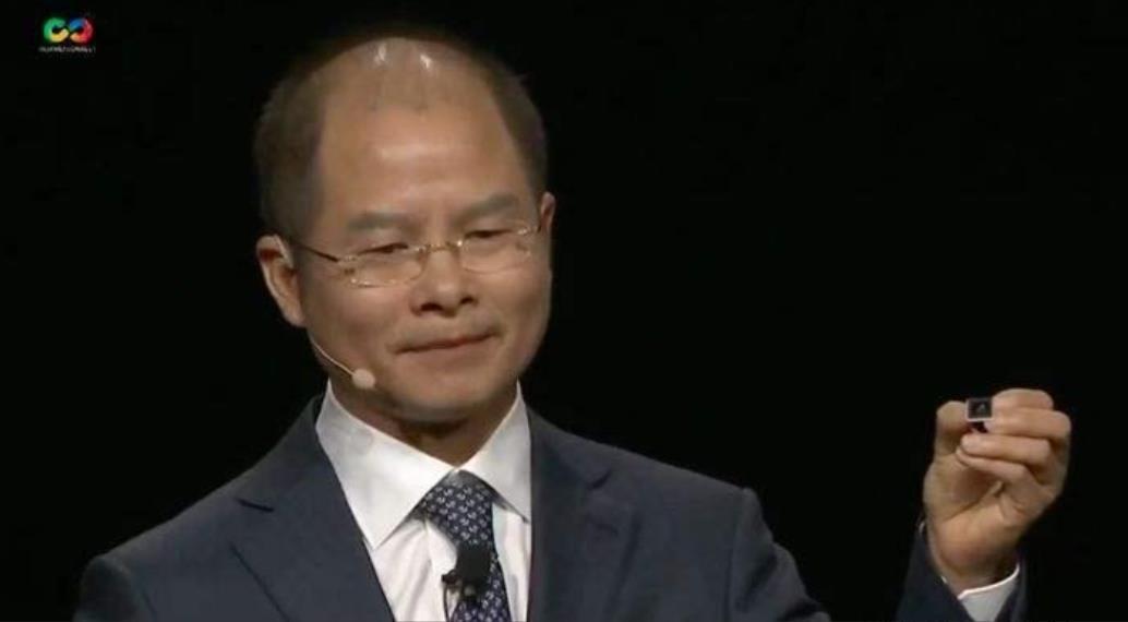 华为轮值董事长徐直军，做芯片一点都不幸福，不是被逼，谁愿意走这条路？这话一点不假
