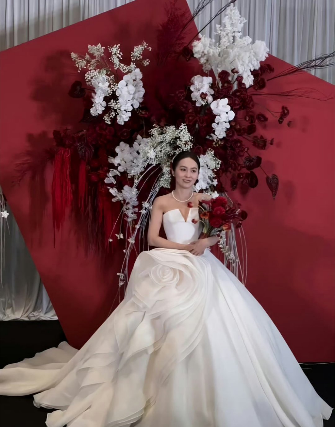 杨蒙恩刘培钰婚礼恭喜恭喜[酷]这对儿也是我们见证着求婚到结婚的～哈哈哈伴郎团都是