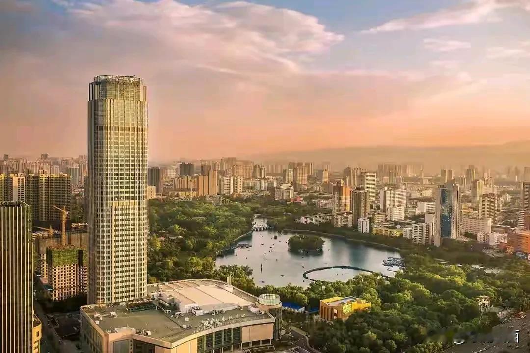 这个角度的迎泽公园你见过吗？
 另一个角度看迎泽公园