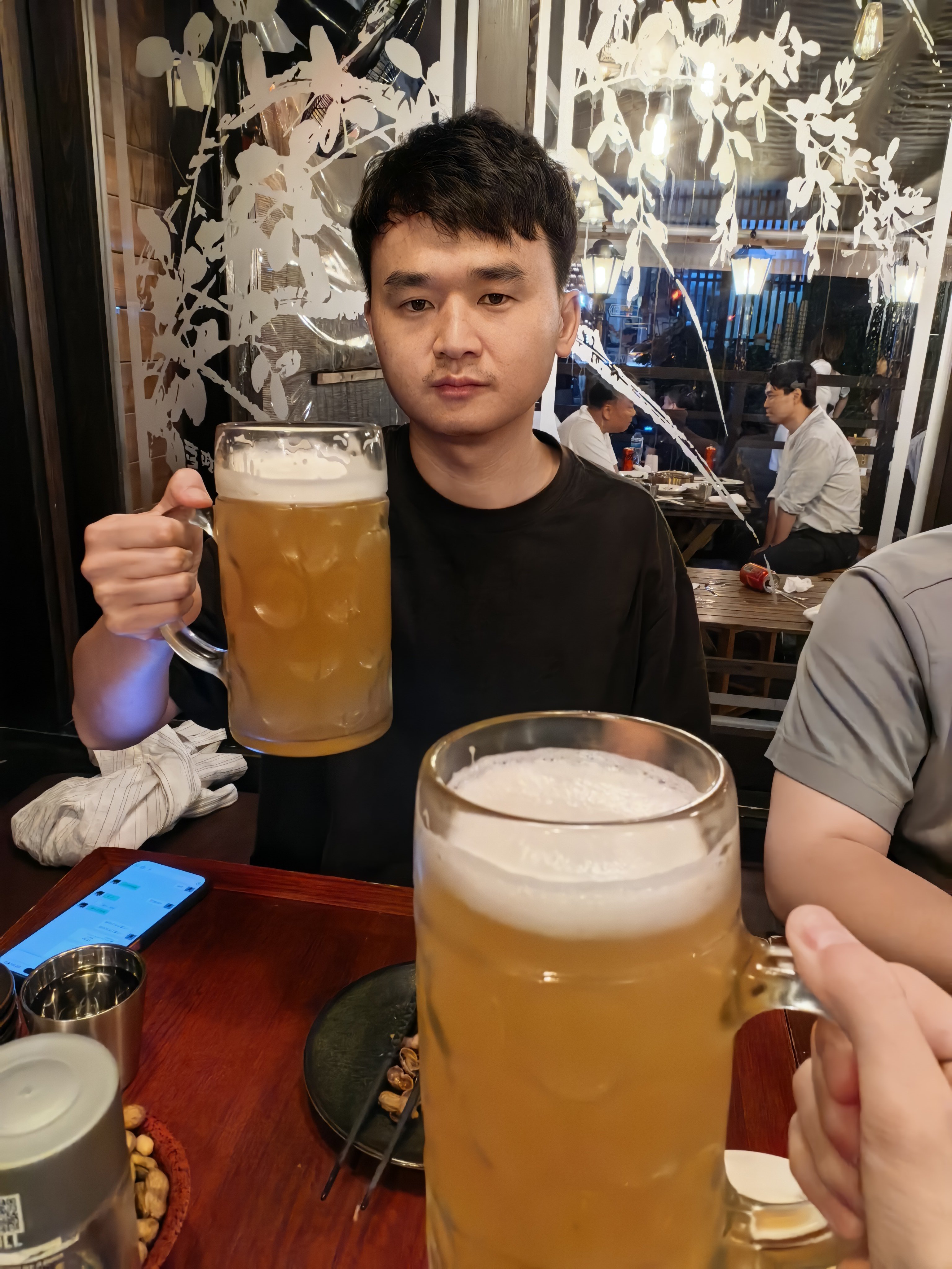 来跟杰灵考察一下上海的餐厅，他说想学习一下来优化大运烧鸡店 上海·三佰杯(华山路