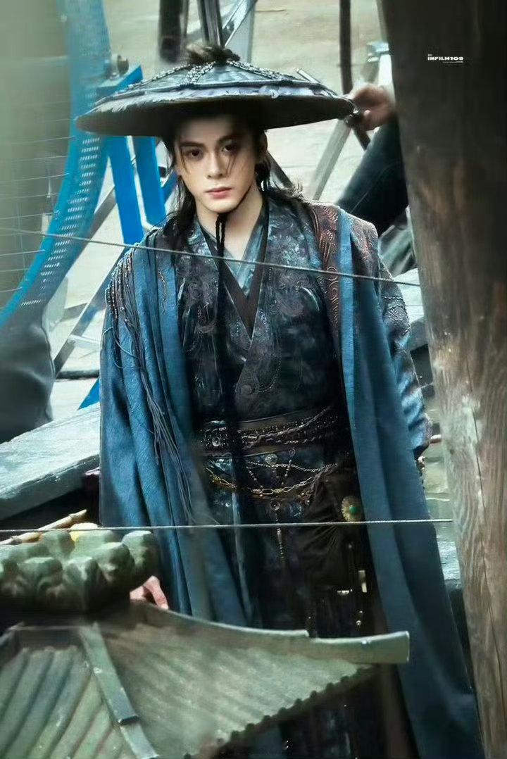 曝攻玉男主换曾舜晞曝曾舜晞救场攻玉 啊这啊这，怎么成这样了啊！！侯明昊辞演《攻玉