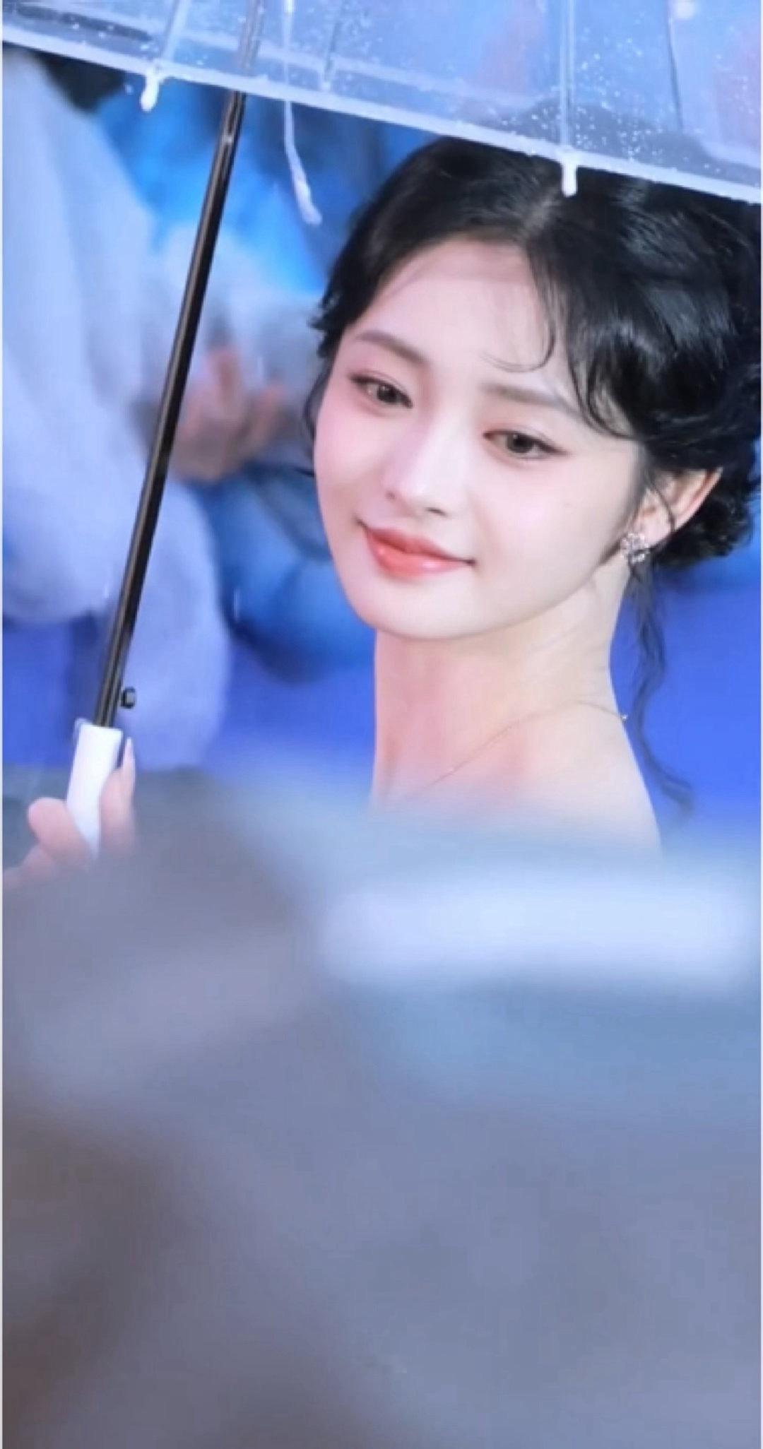 洁琼太美了 清水出芙蓉 