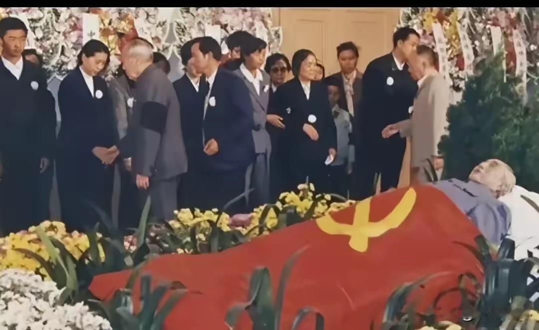 🍁1990年，唯一的北方籍元帅在北京逝世，享年88岁。
生前留下三条遗嘱：
不