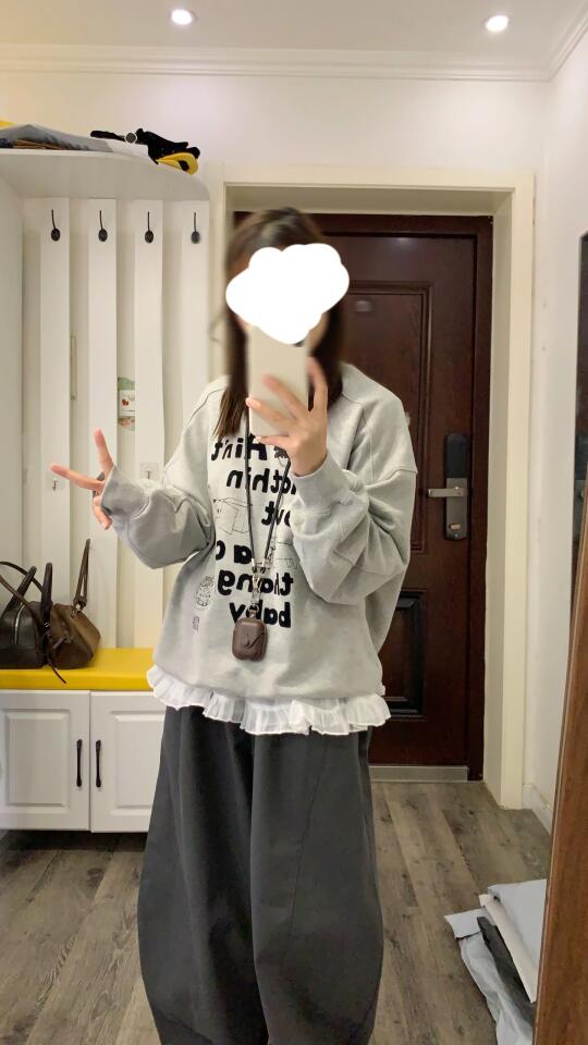 近期买到的好看的灰色卫衣～