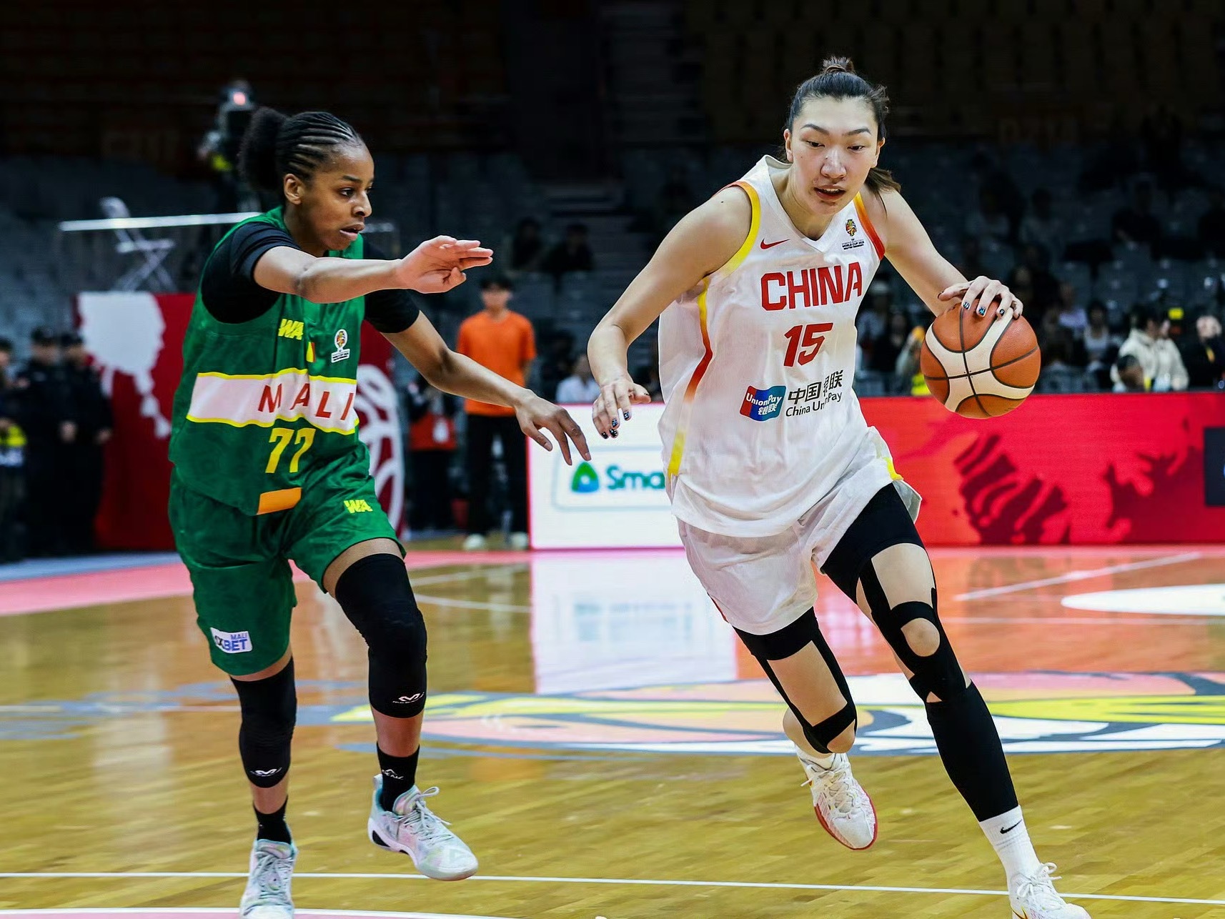 中国女篮vs马里女篮李月汝21分11篮板 2026女篮世界杯预选赛，中国女篮81