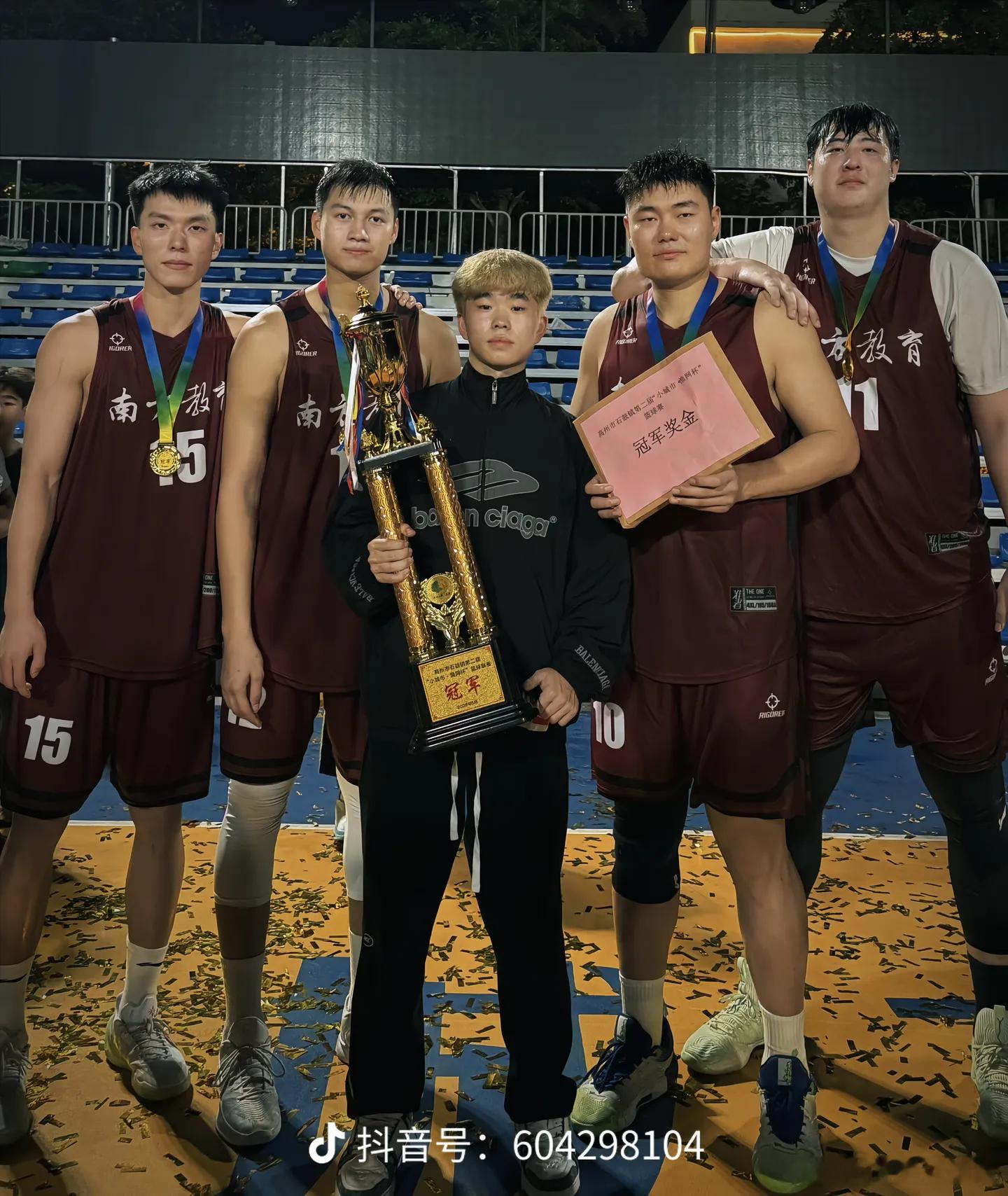 广东男篮杜峰手下干将张明池现在都这样了哈