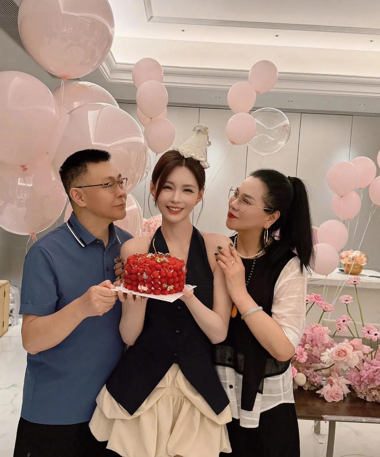 沈梦辰的父母很看得开，女儿38岁了，结婚四年，也不催促女儿沈梦辰给杜海涛生孩子。