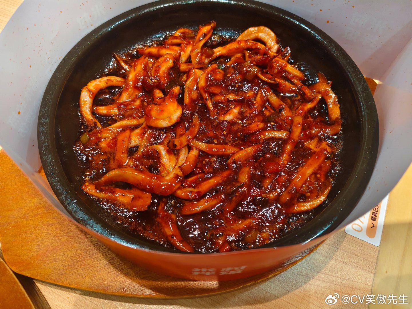 笑傲先生这个拌饭整体还行米村拌饭 如果锅巴再厚点就更完美了拌饭这个鱿鱼怎么说呢，