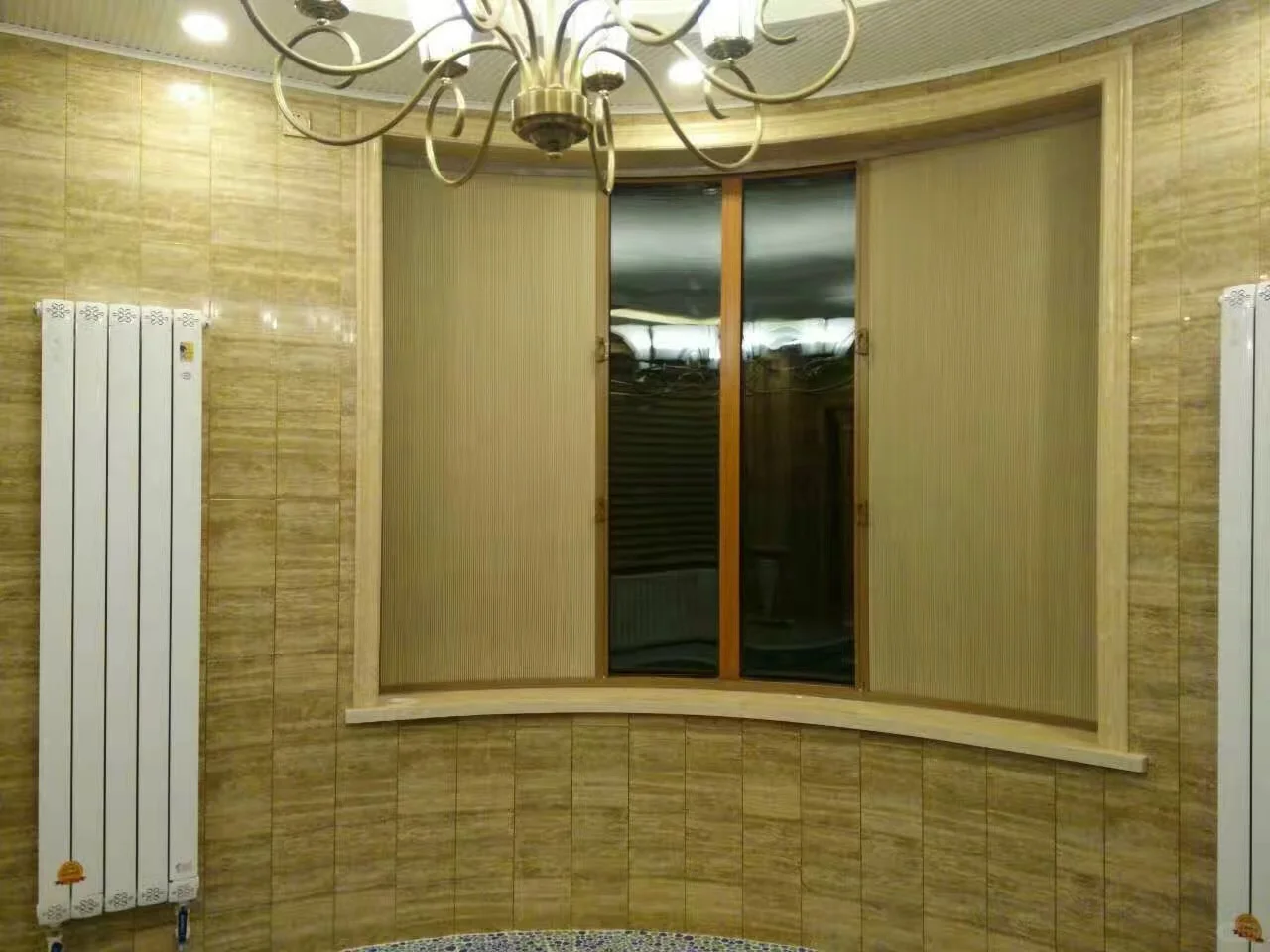 弧形窗不要再做布艺窗帘了，蜂巢移门yyds