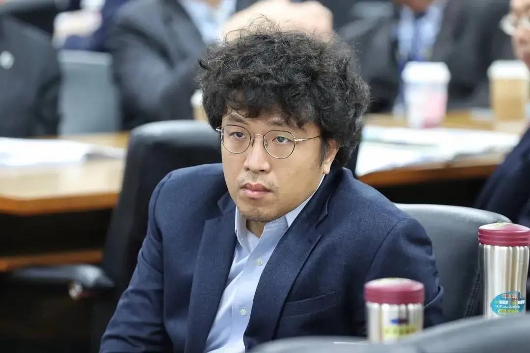 沈伯洋居然说最想拜会的城市是北京，这个跳梁小丑看来真的是昏了头不知道自己是个什么