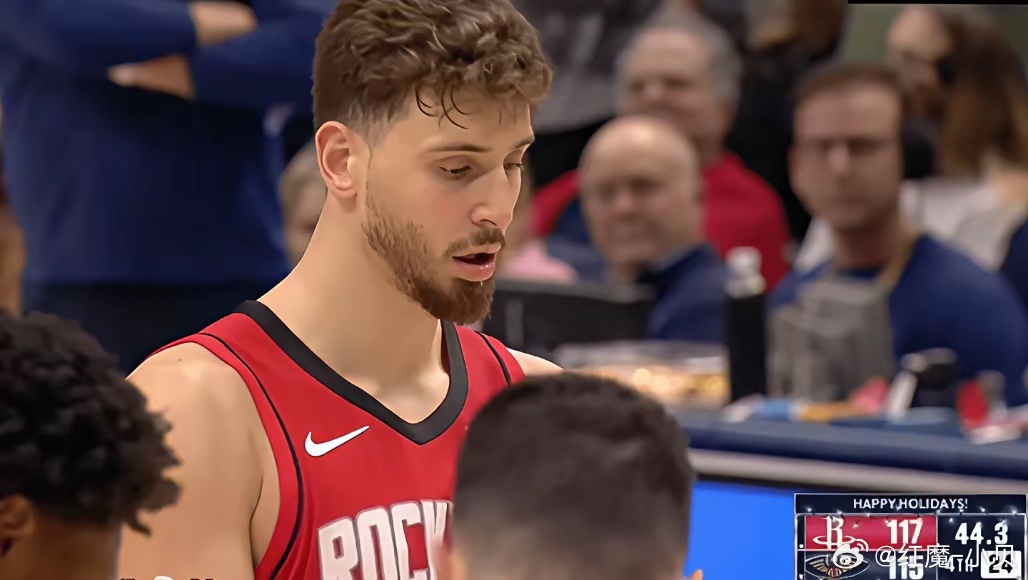 火箭被25分逆转两大罪人：1，乌杜卡， 只要乌杜卡在火箭，火箭就没有夺冠的希望。