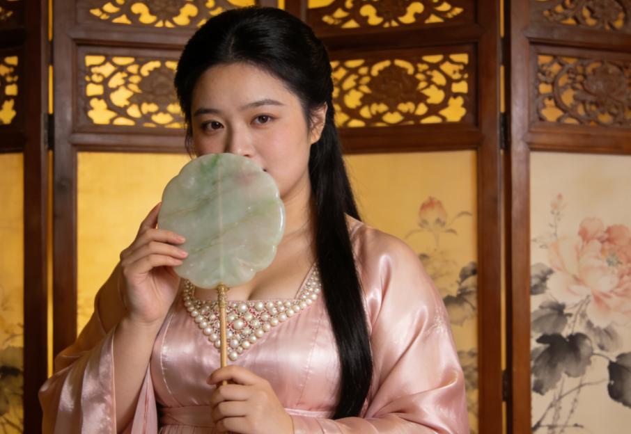 看图猜成语 
分享冬日壁纸
上期猜成语答案：燕语莺声！ 
 
大家猜对了吗？
本