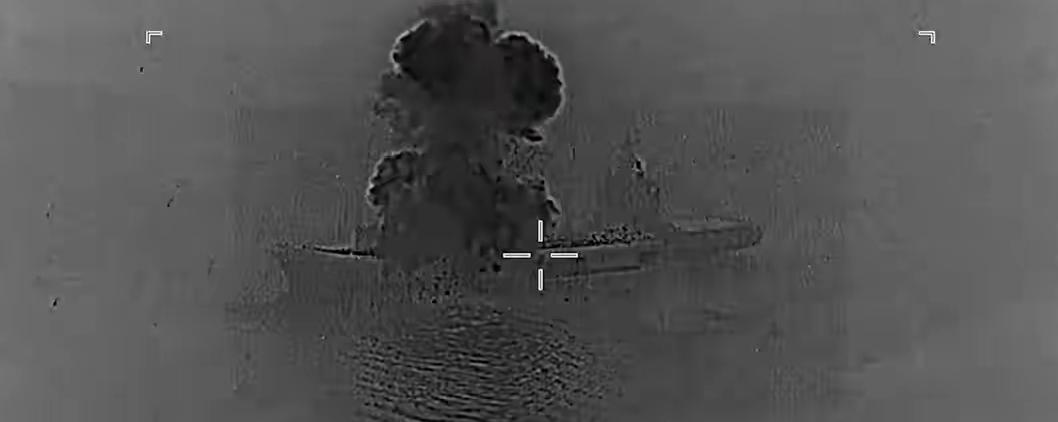 第21波打击，中东局势大变，伊朗：美国航母被打跑，丢失多个基地