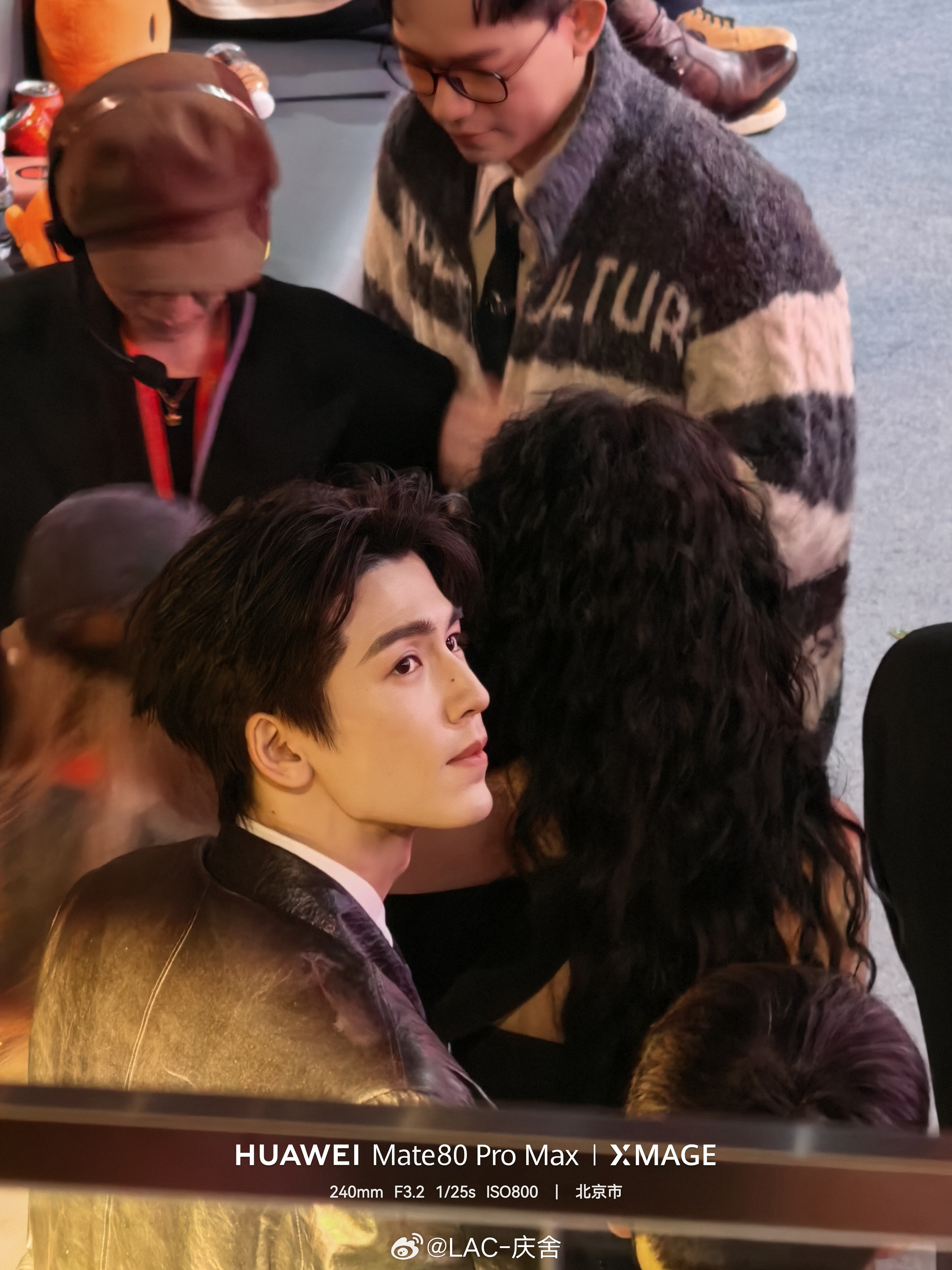 微博之夜内场  张凌赫这侧颜 张凌赫转戒指 苏晕了