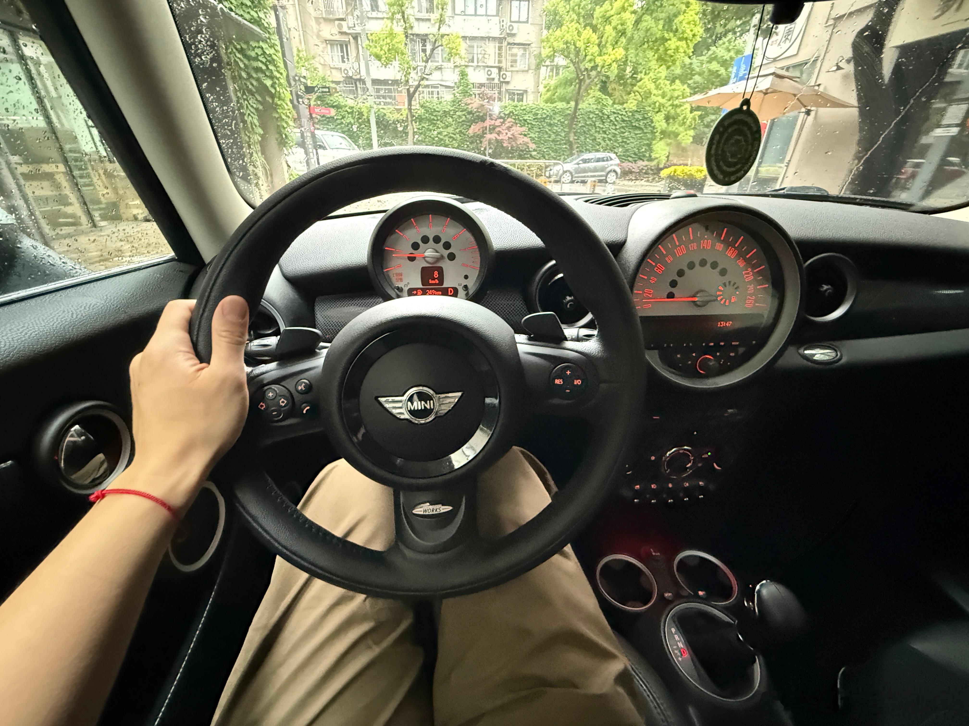 又遇到白月光了要不拿S600换这个？ 