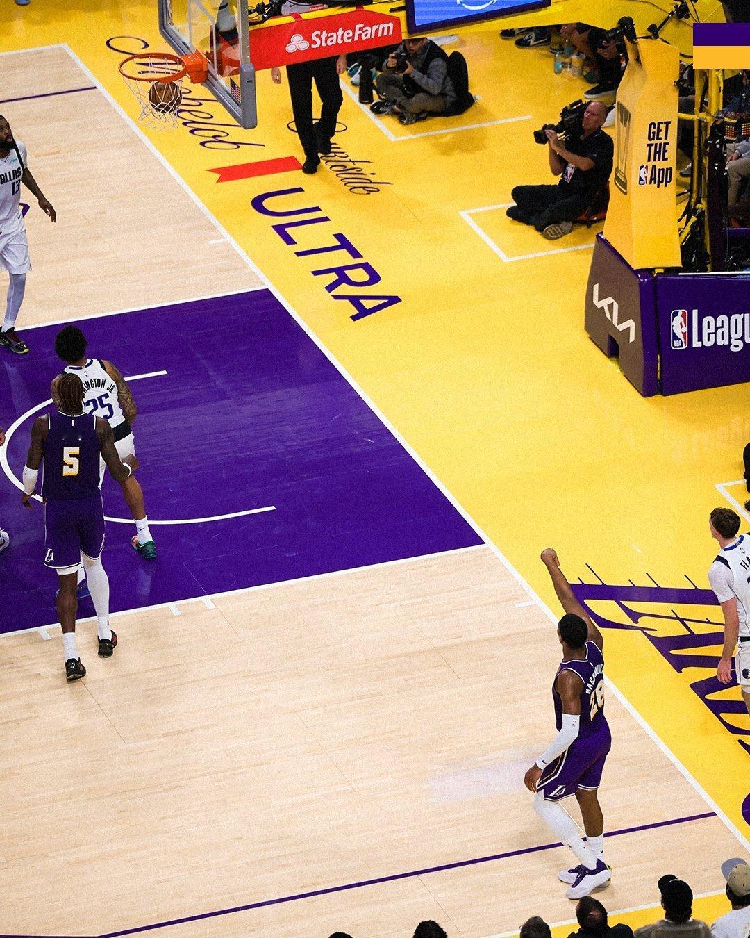 赢了赢了✌️✌️湖人击败独行侠，东契奇35分11助攻、里夫斯38分、詹姆斯13+