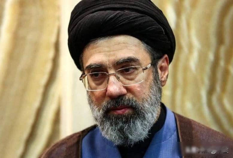 伊朗货轮硬闯封锁线，美军开火登船，中东火药桶又冒烟了，中国商船成新焦点
4月19